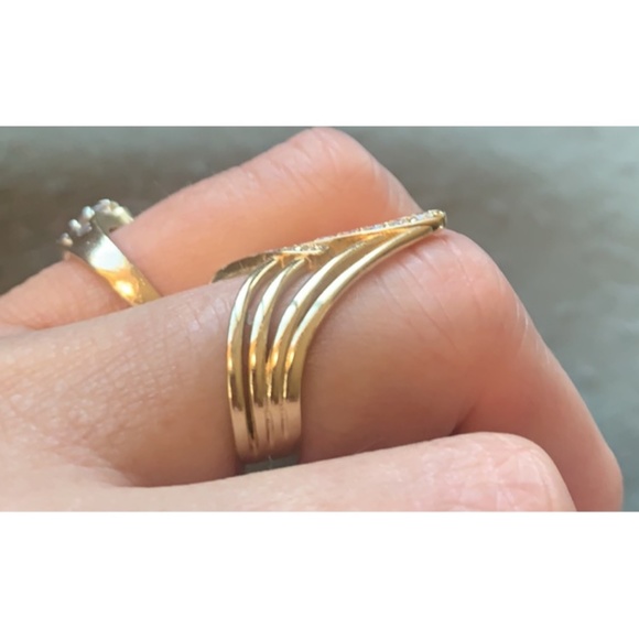 14k Yellow or White Gold Chevron Ring - Picture 7 of 8
